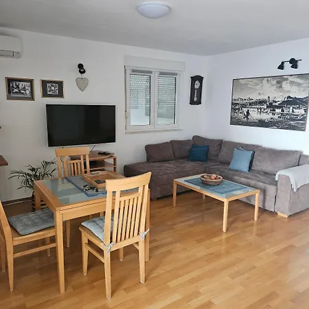 Apartmán On The Beach, 2 Floors & Wide Terrace *
