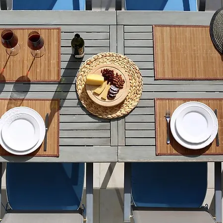 On The Beach, 2 Floors & Wide Terrace