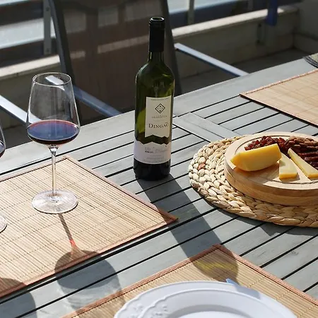 Apartmán On The Beach, 2 Floors & Wide Terrace *