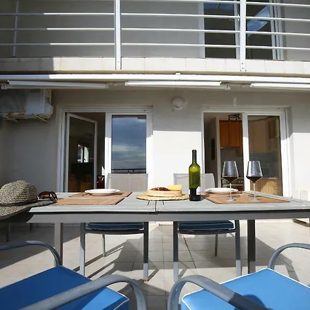 Apartment On The Beach, 2 Floors & Wide Terrace *