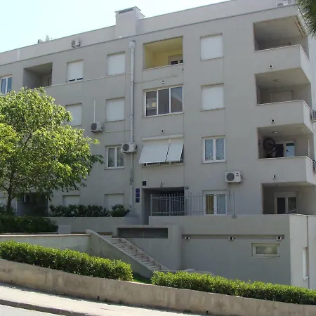 アパート On The Beach, 2 Floors & Wide Terrace スプリト